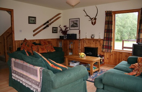 Glenlivet Ski Chalet | Highland Tranquility next to the River Spey in the Heart of Malt Whisky Country