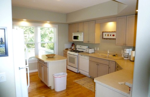Harbor Springs House | Highlands View Cottage A Perfect 4 Season Getaway