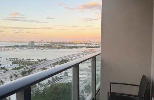 Downtown Miami Condo | Highrise condo in fantastic Miami with breath taking views min to cruises