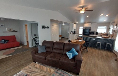 Santa Rita House | Highway 2 Modern Cottage