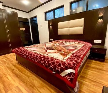 Srinagar House | Highway residency