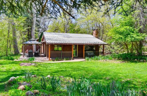Christopher Creek House | Hike and Snow Play! Creekside Cabin in Payson