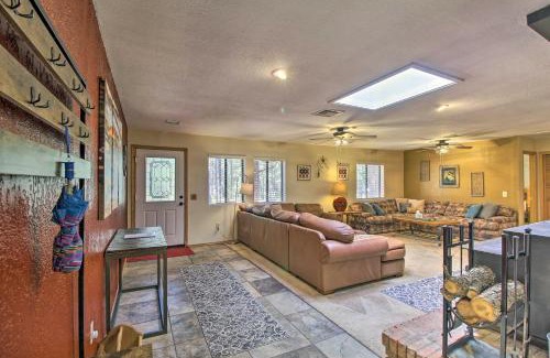 Show Low House | Hike and Unwind Lakeside Home with Fire Pit!