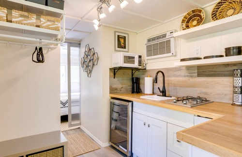 Lithonia Cabin | Hike On-Site: Georgia Tiny Home on Farm Retreat