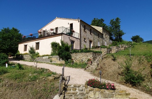 Monterosso Apartment | Hiking and enjoy nature in Le Marche, Italy at Cottage ‘La Terra’