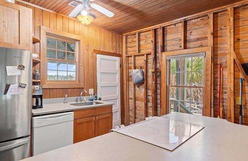 Pawleys Island House | Hildave Cottage 3 Bdrm Vacation Home