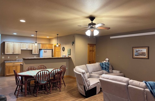 Hill City House | Hill City! Centrally located to Black Hills attractions.