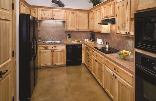Gruene Resort | Hill Country Rustic Luxury Condo w/Resort Heated Pool & Near Gruene Hall