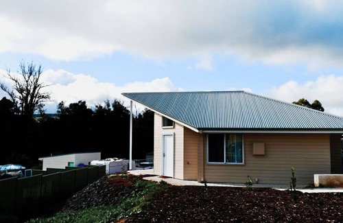 Nannup House | Hill View Cottages - Sail B