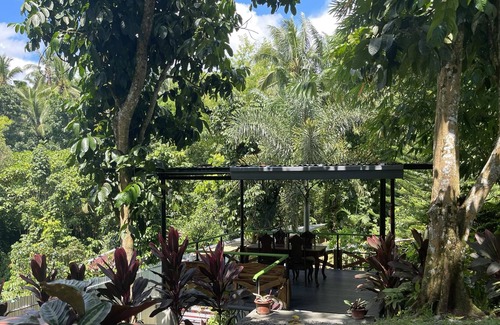 Bacolod Cottage | Hillcreek's Riverside Hideaway