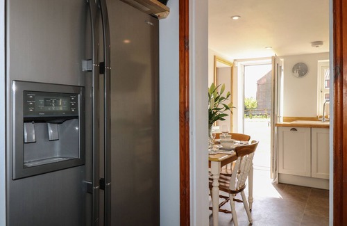 Rampton House | HILLCREST, pet friendly, character holiday cottage in Rampton