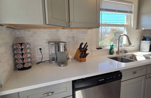Harrisonburg House | Hillside 3-bedroom bungalow 1 mile from Harrisonburg City limits, great views!