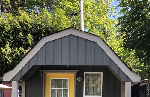 Salt Spring Island Cabin | Hillside Cabin near Ganges