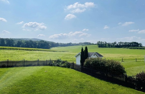 Chambersburg Apartment | Hillside Orchard Hideaway