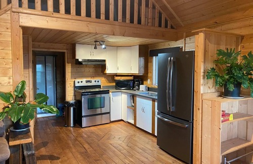 Division No. 3 Cabin | Hilltop Cabin