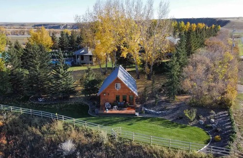 Division No. 3 Cabin | Hilltop Cabin