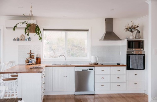 Karoola House | Hilltop Escape-30 acres of no one. Serenity Lives Here.