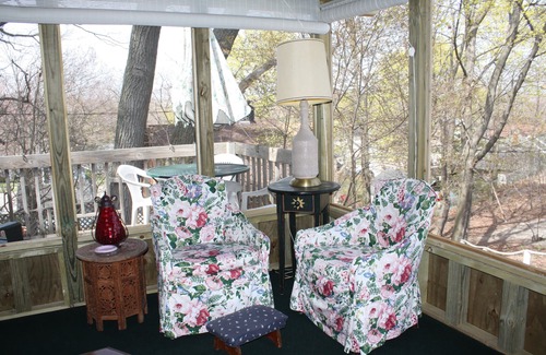 Beachwood-Bluffton House | Hilltop Hideaway near Lake Michigan