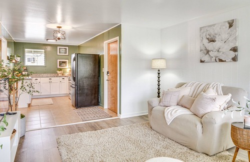 Hilo Apartment | Hilo Apartment w/Lanai - 2 Mi to Beaches!