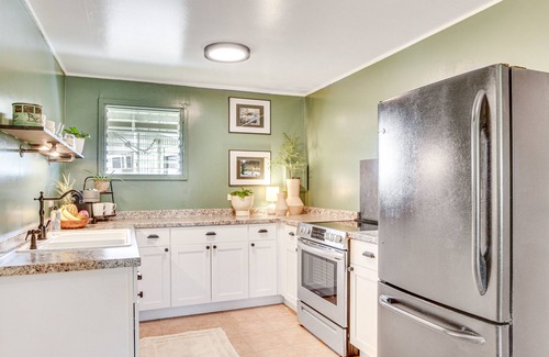 Hilo Apartment | Hilo Apartment w/Lanai - 2 Mi to Beaches!