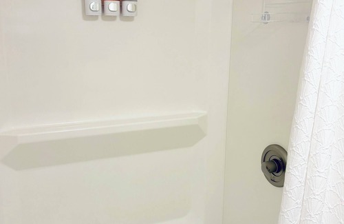 Hilo Apartment | Hilo Haven w/Pool, A/C & Wi-Fi