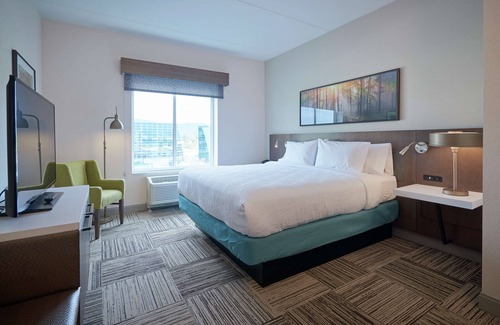 Gaffer District Hotel | Hilton Garden Inn Corning Downtown