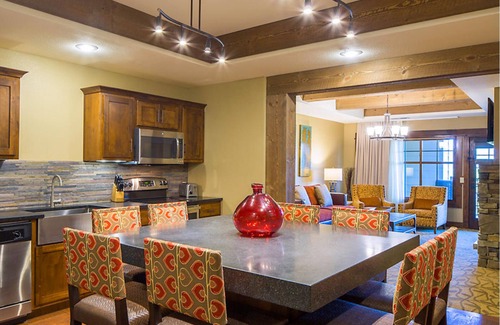 Big Cedars Hotel | Hilton Grand Vacations Club Paradise Point Branson