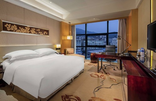 Baiyun Hotel | Hilton Guangzhou Baiyun