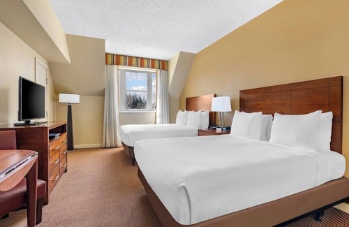 South Lake Tahoe Hotel | Hilton Vacation Club Lake Tahoe Resort Studio Room in Fabulous South Lake Tahoe