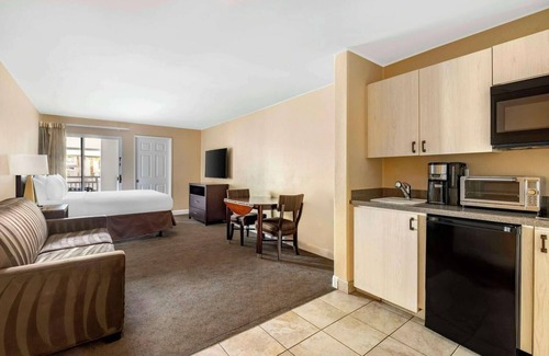 Downtown Palm Springs Resort | Hilton Vacation Club Palm Canyon
