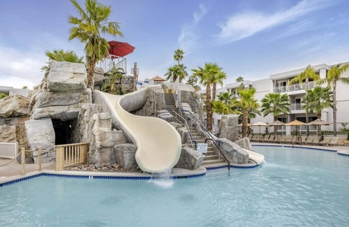 Downtown Palm Springs Resort | Hilton Vacation Club Palm Canyon