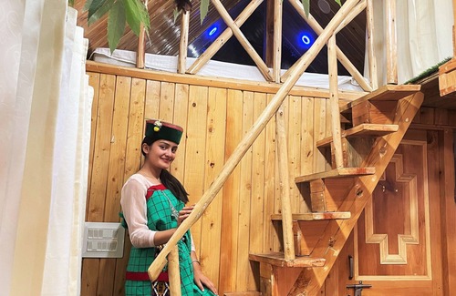 Banjar Ski Chalet | Himalayan Abode Tree House, Sainj