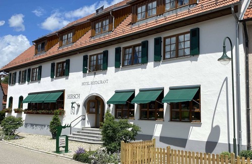 Erpfingen Apartment | Himmelberg suite, 42 sqm, bathroom with bathtub