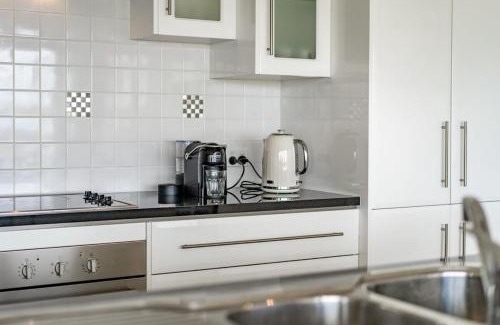 Nangkita House | Hindmarsh Island - Linen Included - Waterfront - Luxury