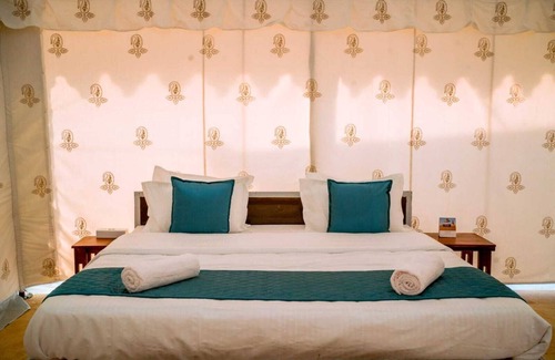 Jaisalmer RV Rental | Hinduja Luxury Camp & Resort Jaisalmer