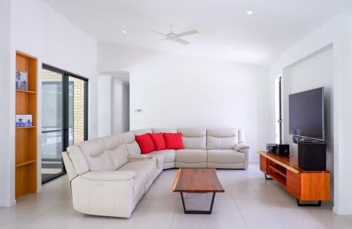Mooloolah Valley House | Hinterland Haven with Heated Pool & Lush Surrounds