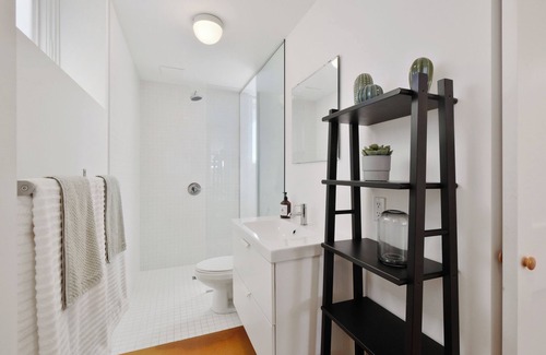 Hintonburg Apartment | Hintonburg Hideaway - Doors away from Wellington St. West