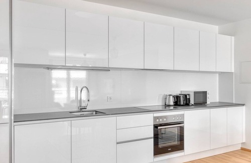 Brigittenau Apartment | Hip Brigittenau 2BR w/Elev & Roof Terrace, nr Handelskai, by Blueground