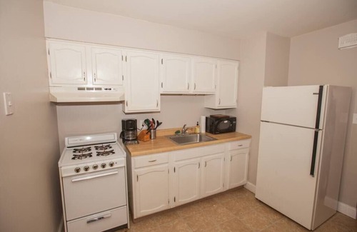 Pittsburgh Apartment | Hip & Cozy to Explore the City or Catch a Game!