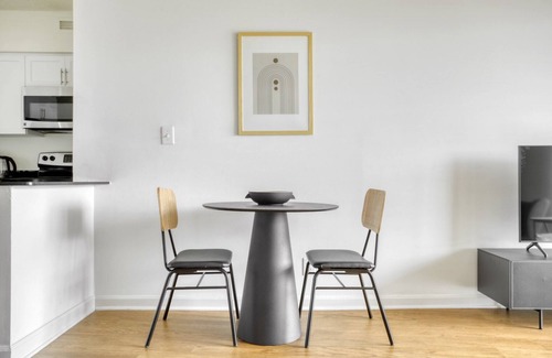 Crystal City Apartment | Hip Pentagon City 1BR w/W/D & Pool, near Reagan Airport, by Blueground