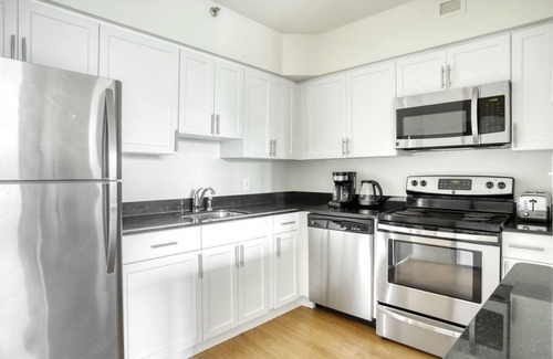 Crystal City Apartment | Hip Pentagon City 1BR w/W/D & Pool, near Reagan Airport, by Blueground