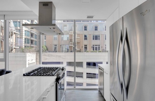 Near North Side Apartment | Hip River North 1BR w/Pool + Roof Deck near Mag Mile, by Blueground