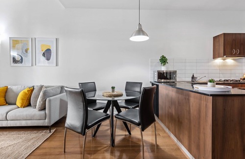 Fortitude Valley Apartment | Hipster Loft! ~ 1Bed/Study/1Bath/Balconies/1Car