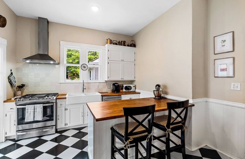 Buechel Other | Historic 1905 Farmhouse - country living near Louisville