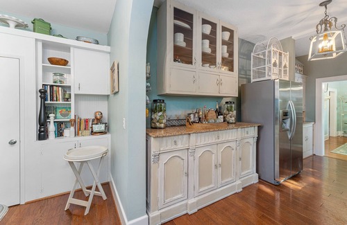 Valencia Terrace House | Historic 1920's spanish-style home just off Palm tree lined McGregor Blvd