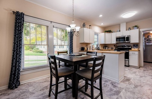 Cary House | Historic 2BR Walk to Dining Porch and Yard