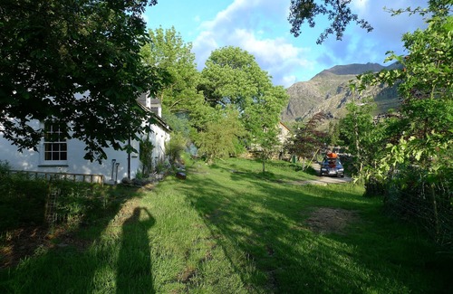 Nant Peris Cottage | Historic 3 Bedroom Cottage llanberis Pass, stylish renovation - views of Snowdon