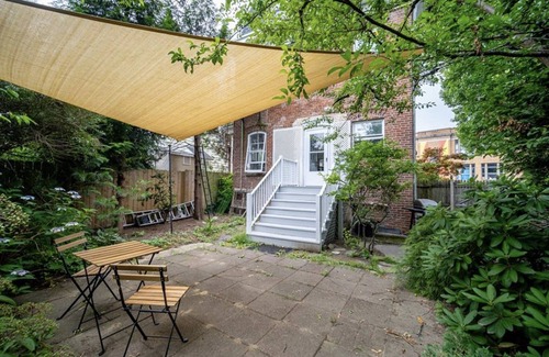 Beacon House | Historic 4br house in Beacon, 3 floors, fenced yard, porch, WiFi, dog-friendly