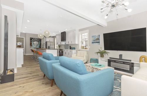 Historic District House | Historic Annapolis~New interior~5+ parking spaces~6BR, 4BA