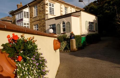 Portreath Apartment | Historic Bassets acre, 4 min walk to Beach, Pubs,Restaurants, Shops, Htd Pool, Stunning walks, Hottub, Games rm, Garden, BBQ, Just 6 beautiful 1-3 bdr Apartments, Enjoy being one of the few! Free Parking and WIFI